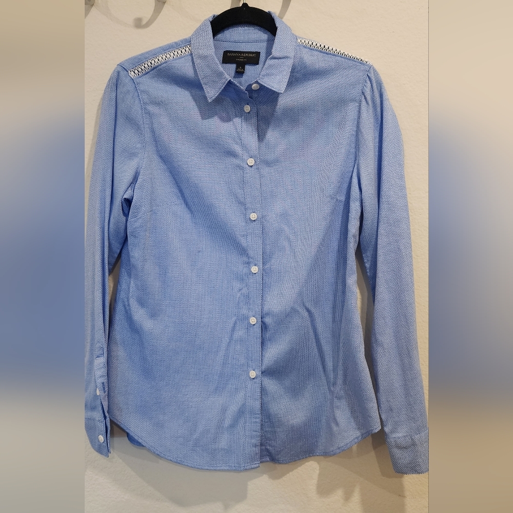 Women button down Banana Republic